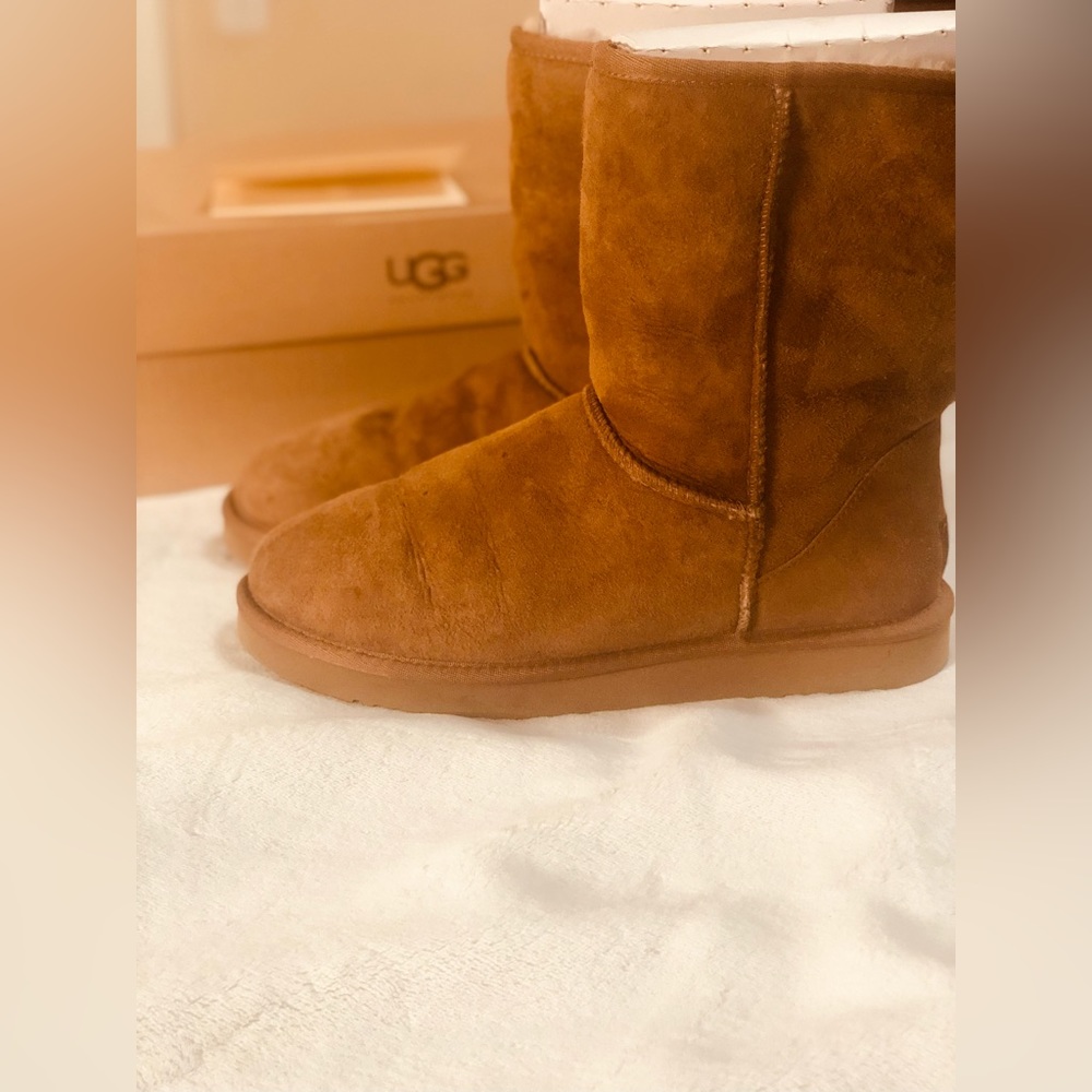 UGG Women Classic Short Boot Size 10 Tan Brown